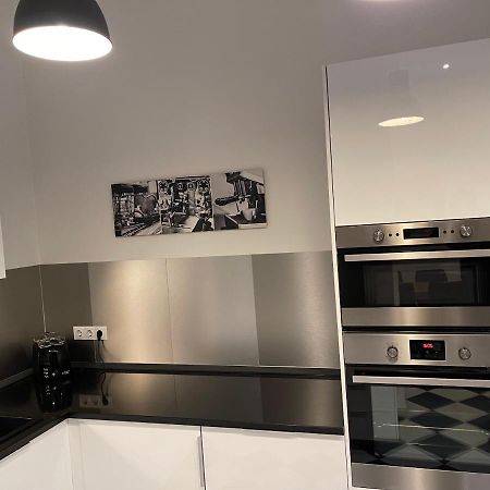 Walking Street Luxurious Huge Apartment Будапеща Екстериор снимка